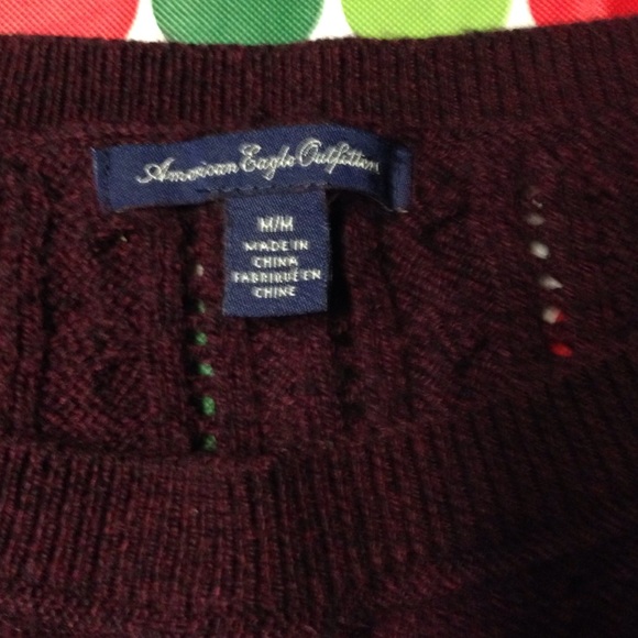 Maroon sweater - Picture 2 of 2