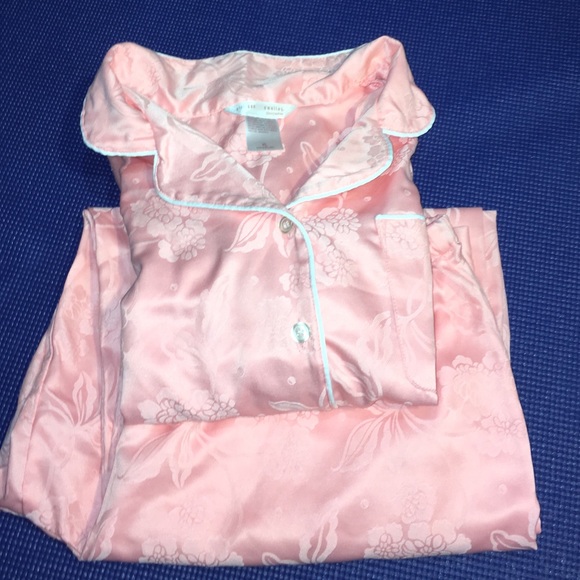 Gilligan & O'Malley Other - Pink sleepwear