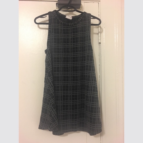 Dresses - Picture 3 of 4