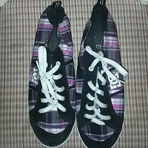 DC shoes