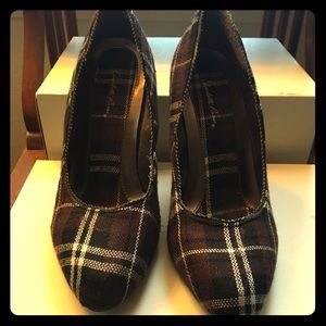 Plaid pumps
