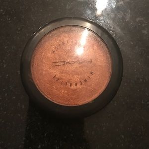 Mac mineralize skin finish