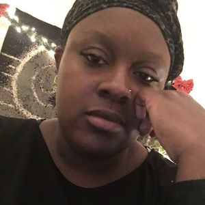 Meet your Posher, Lorraine