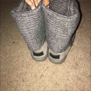 Grey knit ugg