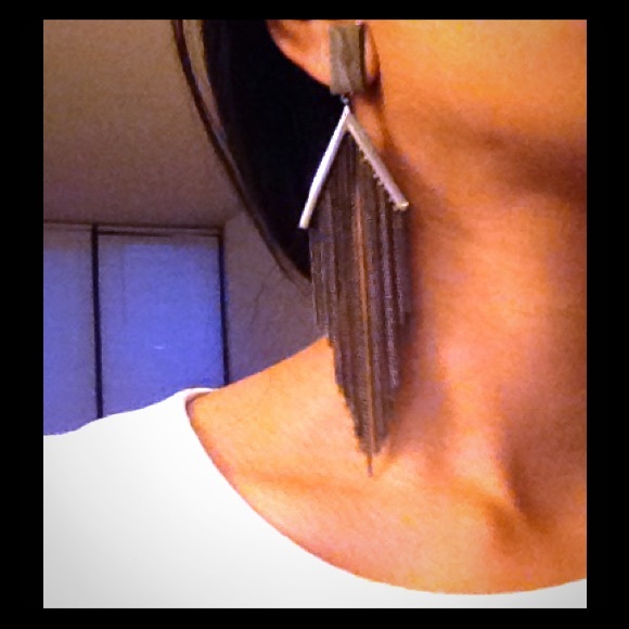 Black earrings from Mango