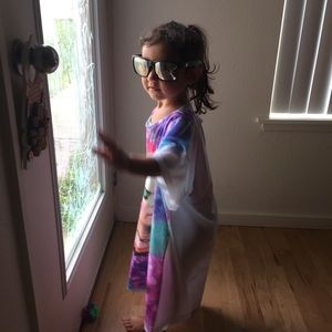 Meet your Posher, Iris