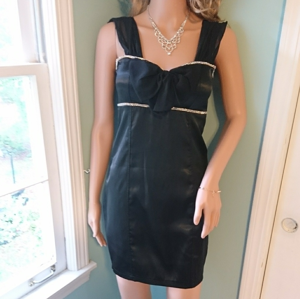 Sexy black bodycon dress with bow