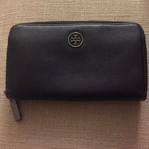 Tory Burch Robinson Double-Zip Continental Wallet