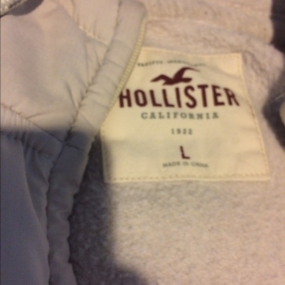 White Hollister Hoodie - Picture 2 of 3