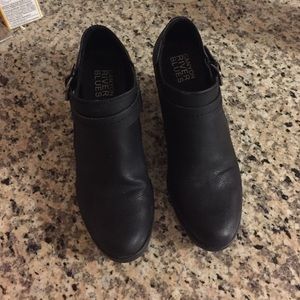 Black ankle heeled boots