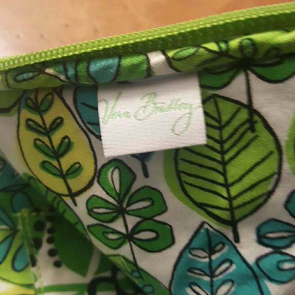 Vera Bradley - Picture 2 of 3