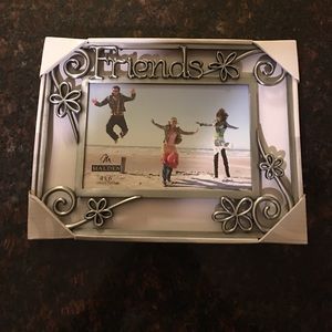 Very cute friends picture frame! Great for a gift!