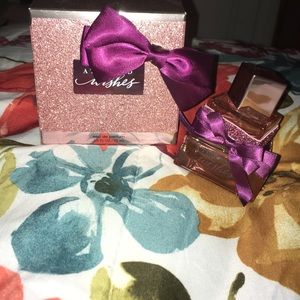 I'm selling a perfume called "A thousand wishes"