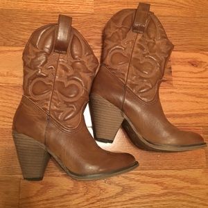 MIA heeled cowgirl boots
