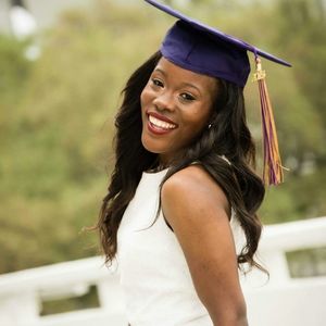 Meet your Posher, Briana