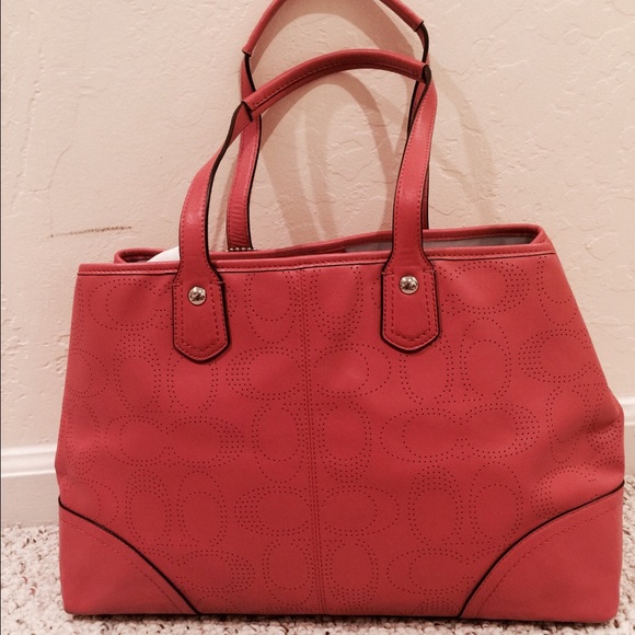 Coach Handbag - Picture 2 of 4