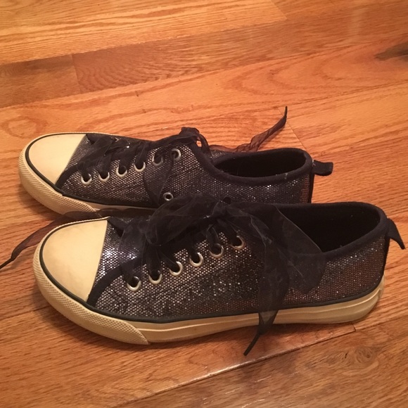 American Eagle glitter converse