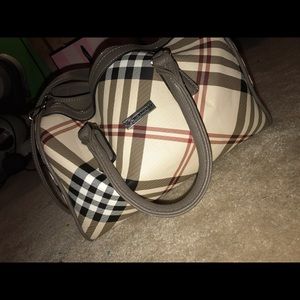 Burberry Bag✨