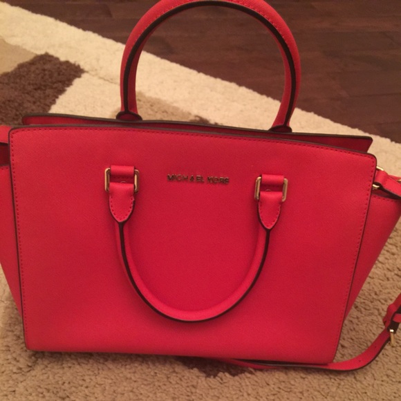 Michael Kors Saffiano Bag