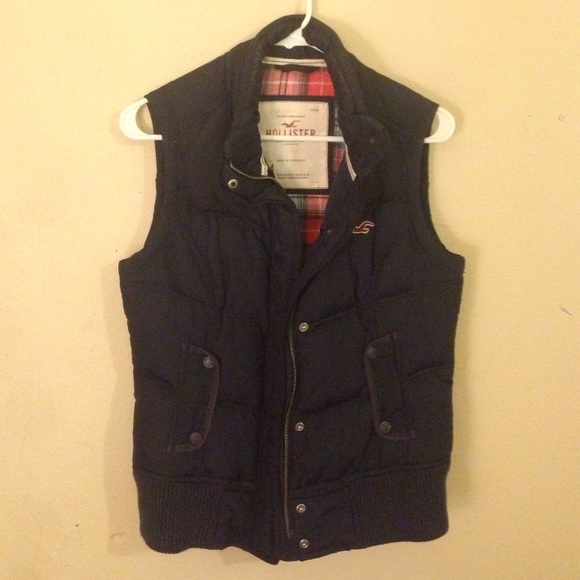 Hollister puffer vest