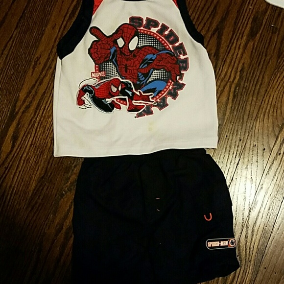 A nice matching Spider-Man outfit