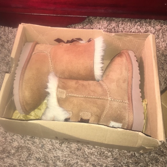 Toddler bailey bow uggs