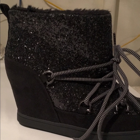 Juicy couture wedges
