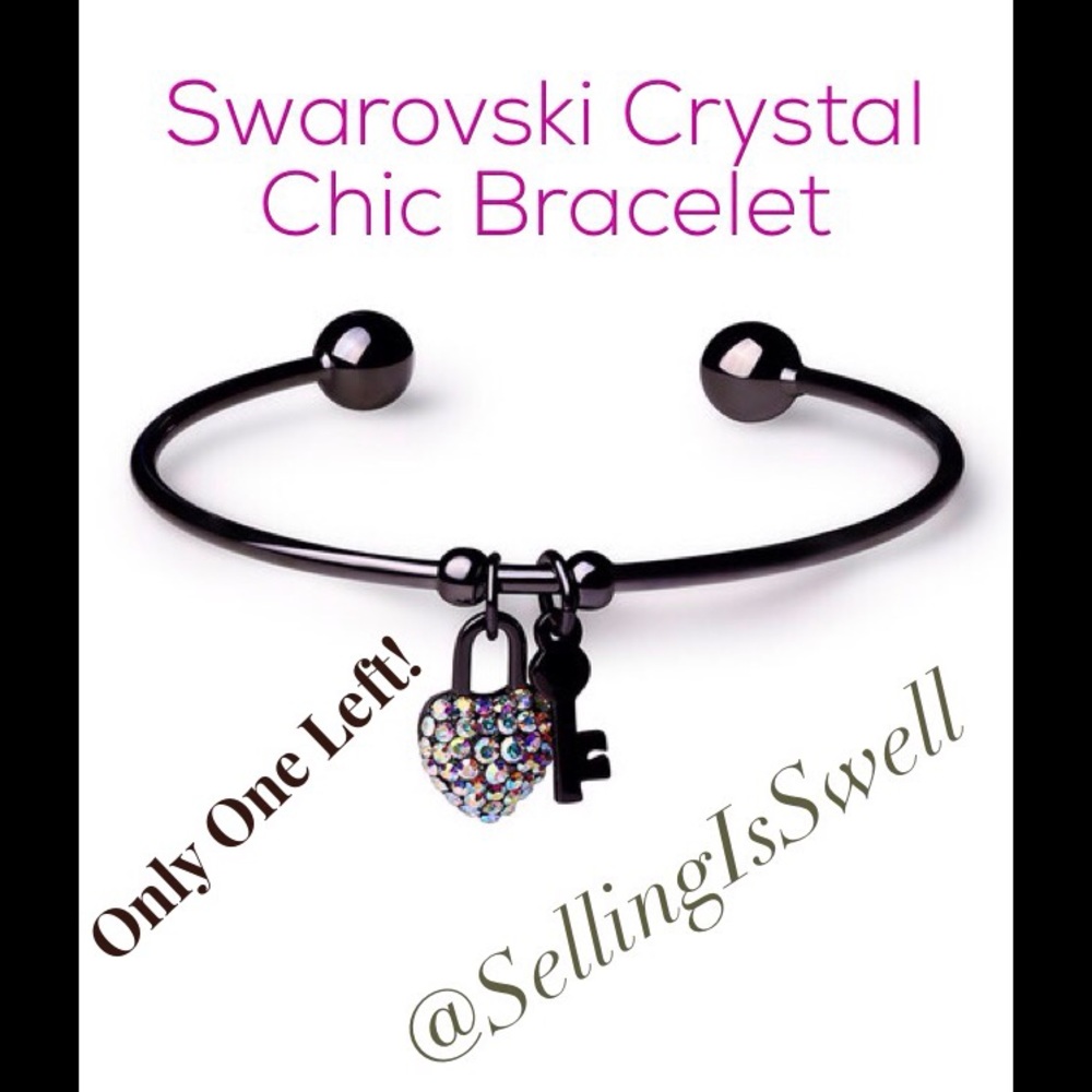 SWAROVSKI CRYSTAL HEART KEY CHARM BANGLE