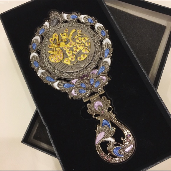 SOLD! 🆕New vanity mirror in box - Picture 2 of 4