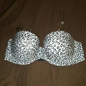 Like new Victoria's Secret Leopard Bra