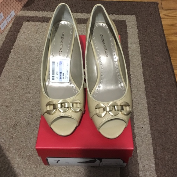 Bnib Adrienne vittadini wedges