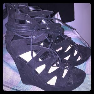 5in Black Wedges