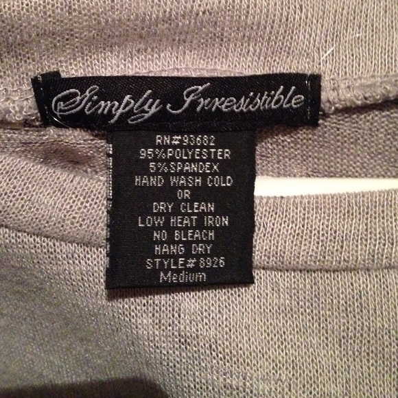 NWOT sweater (medium) - Picture 4 of 4