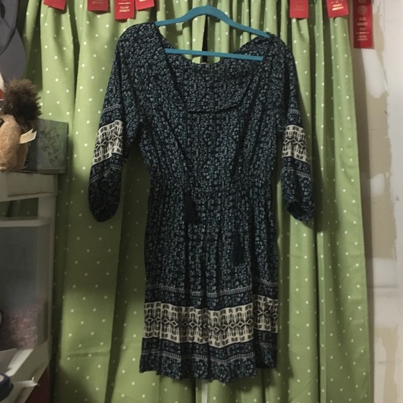 En Créme dress sz small
