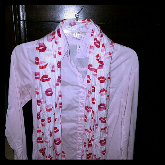 Rare french kisses scarf
