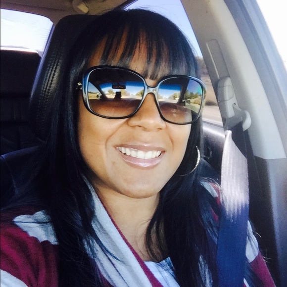 Meet your Posher, Diethra - Picture 1 of 1