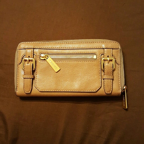 Brand new MK wallet