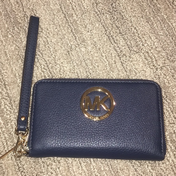 BRAND NEW navy blue Michael Kors wallet/wristlet