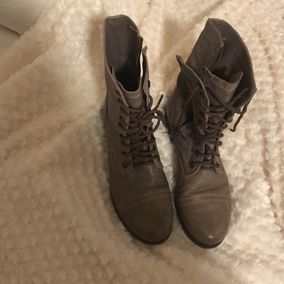 STEVE MADDEN combat boots