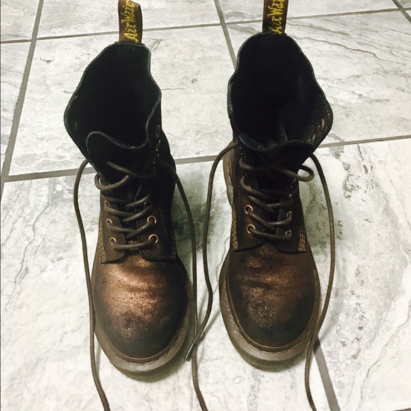 Dr Martins Combat Boot ****PRICE IS FIRM****