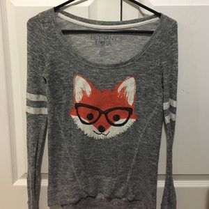 Long sleeve scoop neck shirt