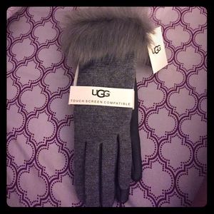 Ugg touch screen compatible gloves