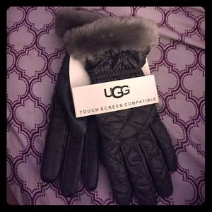 Ugg touchscreen compatible gloves