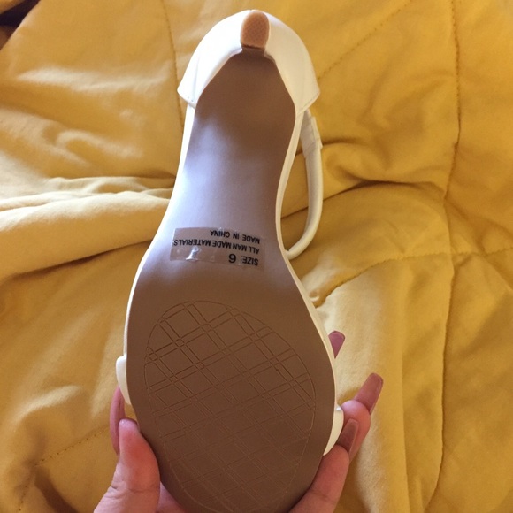 Heels - Picture 3 of 3