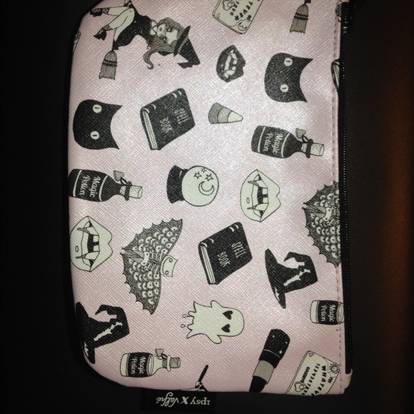 Ipsy Halloween Makeup Bag - Picture 1 of 4