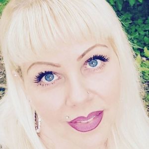 Meet your Posher, Danita