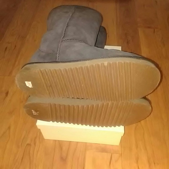 Ugg "Style" Boots - image 4