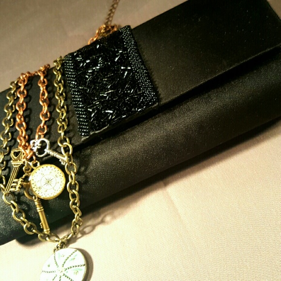 BEAUTIFUL BEADED BLACK CLUTCH - Picture 1 of 4