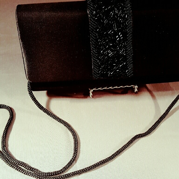 BEAUTIFUL BEADED BLACK CLUTCH - Picture 4 of 4