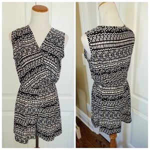 🚨MUST GO🚨Black & White printed romper